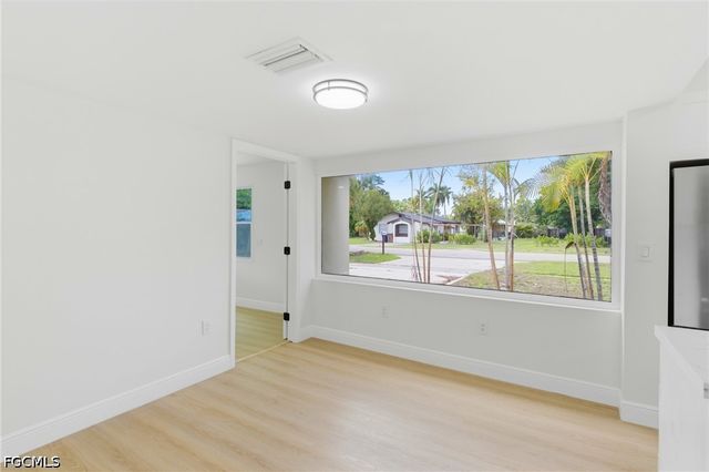 363 New York DR, Fort Myers, FL 33905