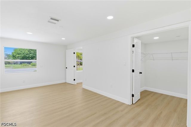 363 New York DR, Fort Myers, FL 33905