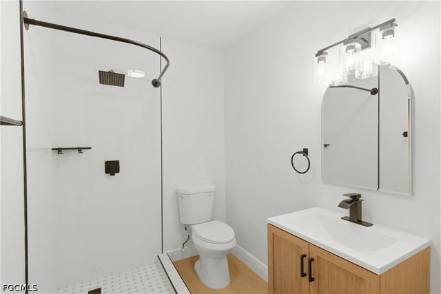 363 New York DR, Fort Myers, FL 33905