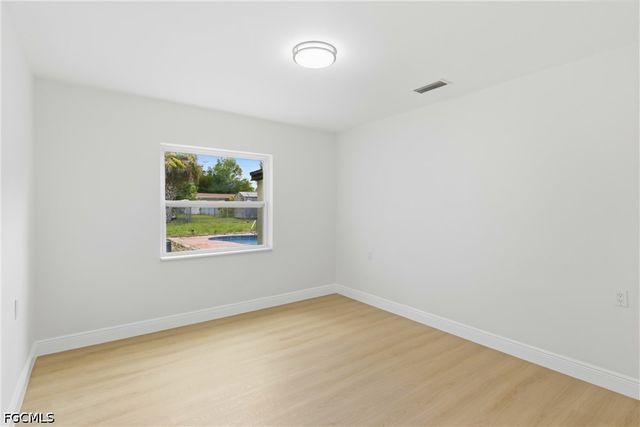 363 New York DR, Fort Myers, FL 33905