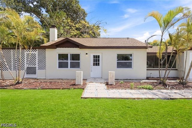 363 New York DR, Fort Myers, FL 33905