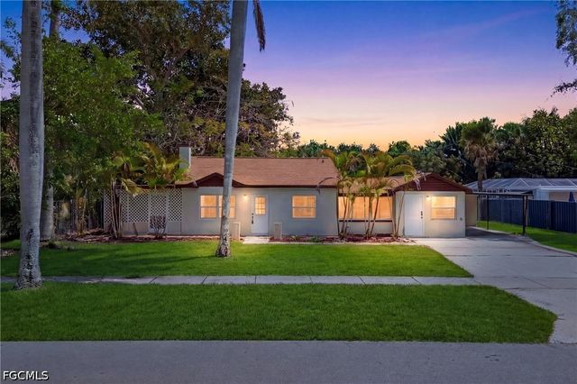 363 New York DR, Fort Myers, FL 33905