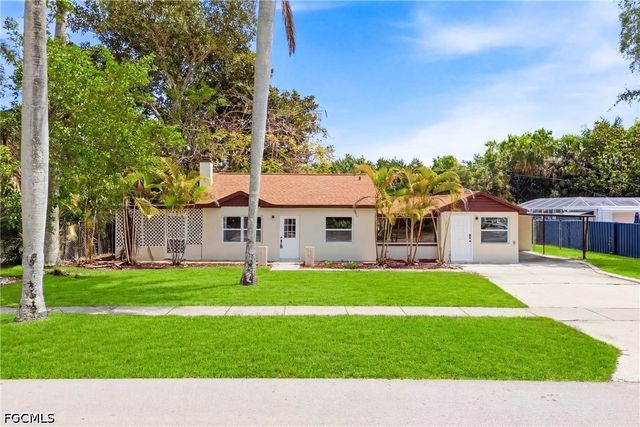 363 New York DR, Fort Myers, FL 33905