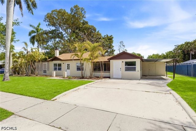 363 New York DR, Fort Myers, FL 33905