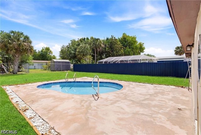 363 New York DR, Fort Myers, FL 33905