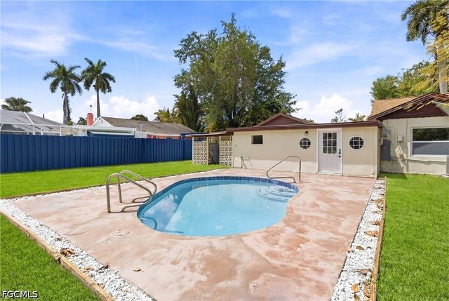 363 New York DR, Fort Myers, FL 33905