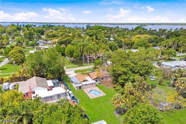 363 New York DR, Fort Myers, FL 33905