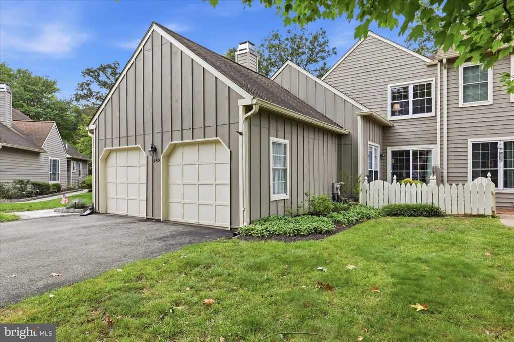 280 TULIP TREE CT #, BLUE BELL, PA 19422 — exterior