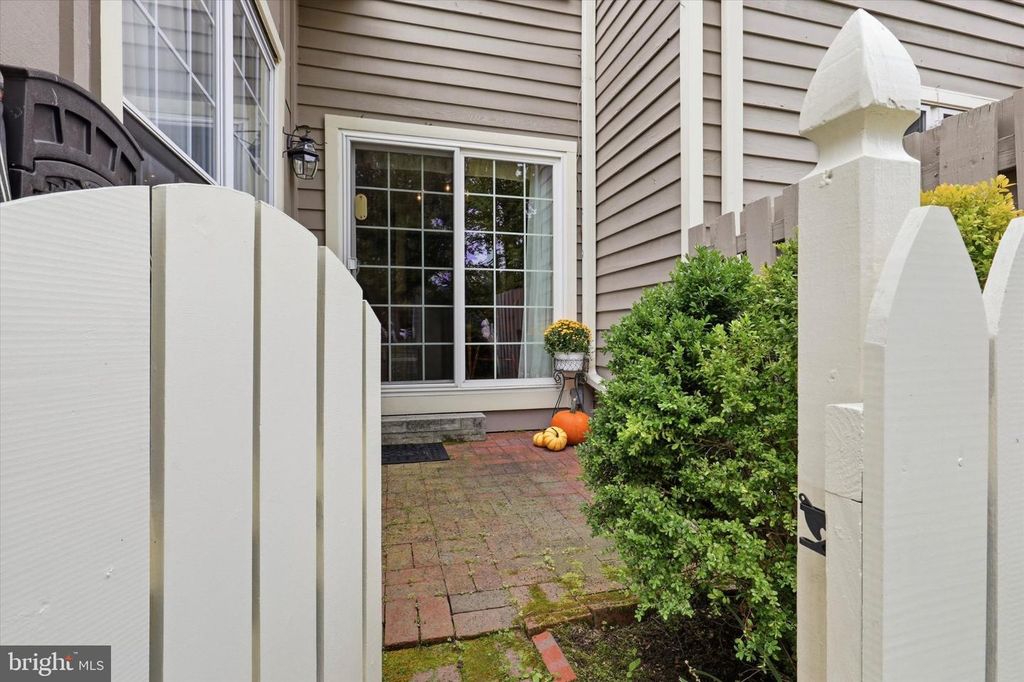 280 TULIP TREE CT #, BLUE BELL, PA 19422 — photo 3