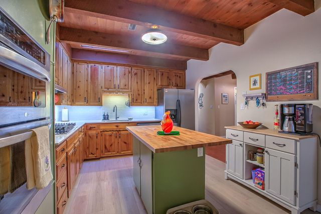 801 Sandia Road NW, Albuquerque, NM 87107