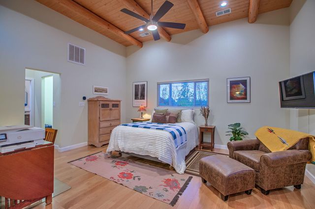 801 Sandia Road NW, Albuquerque, NM 87107