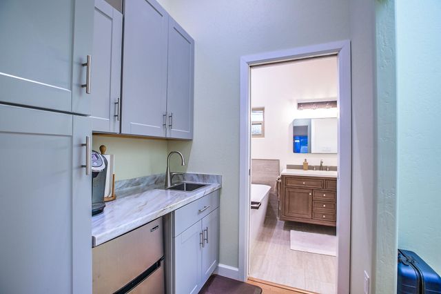 801 Sandia Road NW, Albuquerque, NM 87107