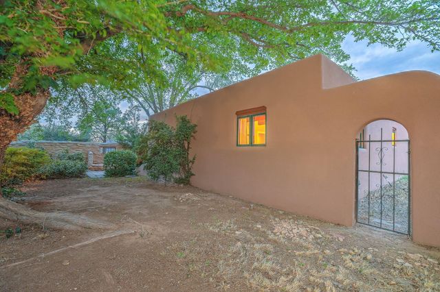 801 Sandia Road NW, Albuquerque, NM 87107