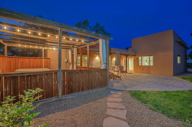801 Sandia Road NW, Albuquerque, NM 87107