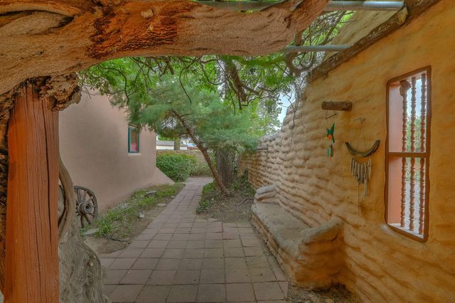 801 Sandia Road NW, Albuquerque, NM 87107