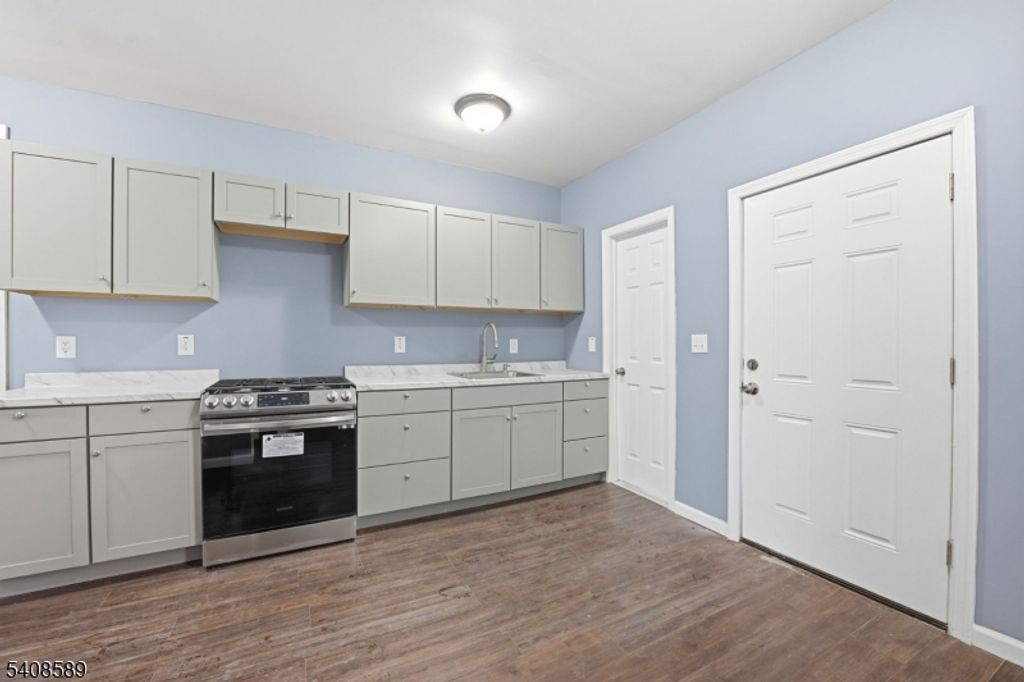 206 Clark Pl, Elizabeth City, NJ 07206 — photo 3
