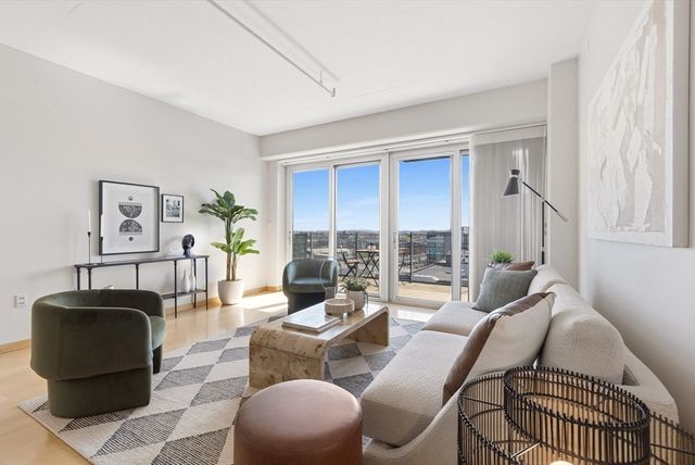 25 Channel Center St 1107, Boston, MA 02210