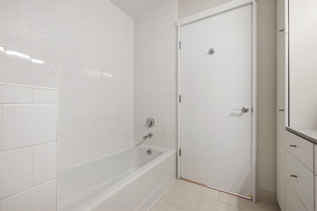 25 Channel Center St 1107, Boston, MA 02210