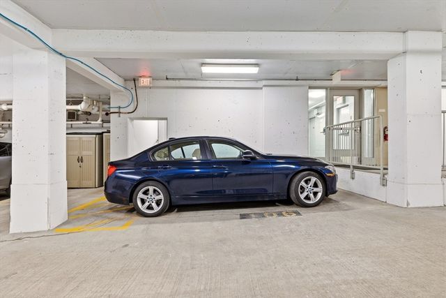25 Channel Center St 1107, Boston, MA 02210
