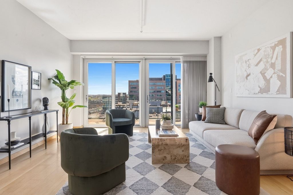25 Channel Center St 1107, Boston, MA 02210