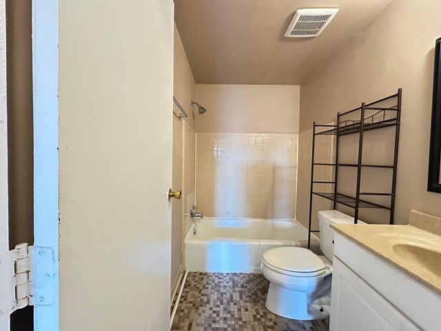 5726 Beechcroft Road, J, Columbus, OH 43229