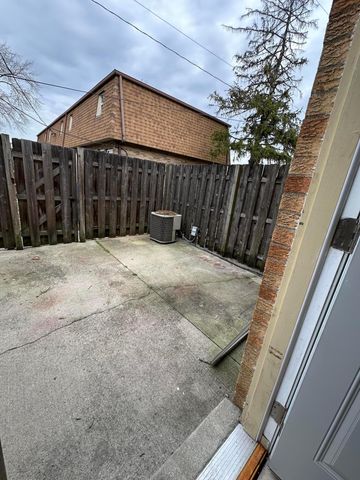 5726 Beechcroft Road, J, Columbus, OH 43229