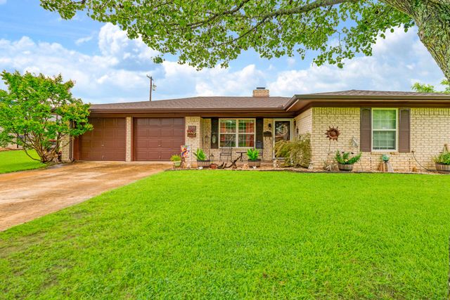 550 21st Street NE, Paris, TX 75460