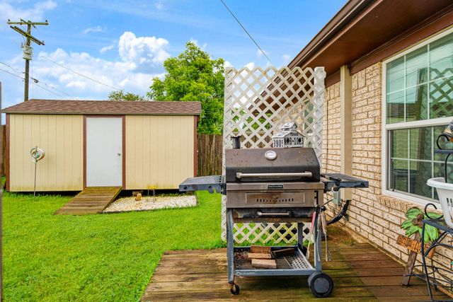550 21st Street NE, Paris, TX 75460