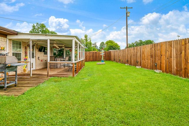 550 21st Street NE, Paris, TX 75460