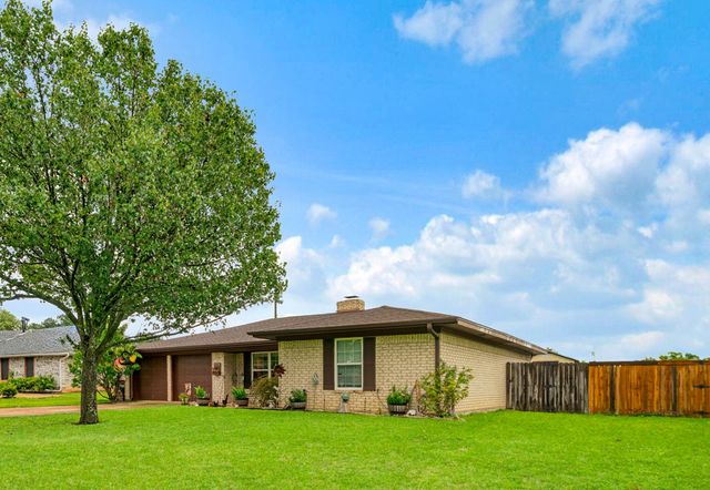 550 21st Street NE, Paris, TX 75460