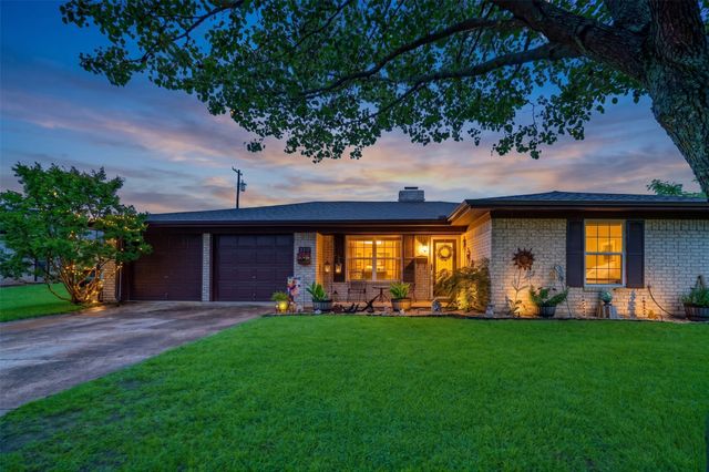 550 21st Street NE, Paris, TX 75460