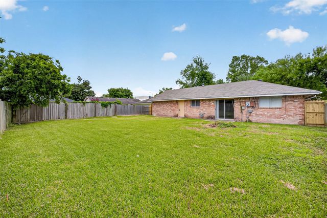 10323 Sweetbrook Drive, Houston, TX 77038