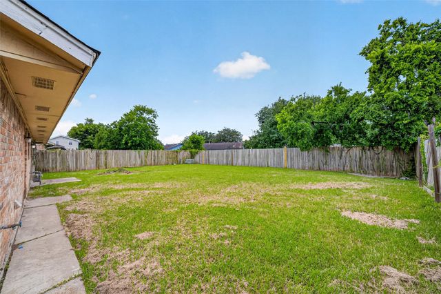 10323 Sweetbrook Drive, Houston, TX 77038