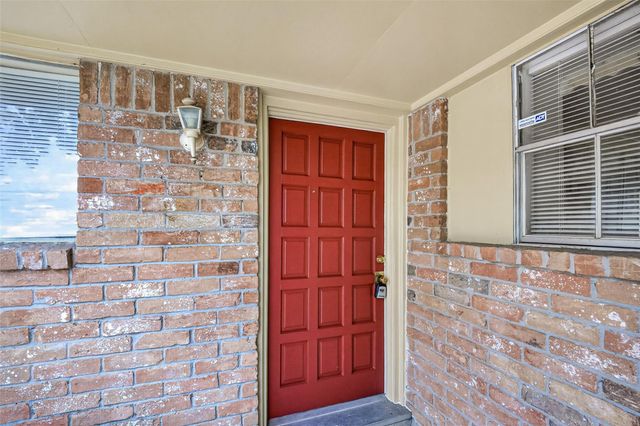 10323 Sweetbrook Drive, Houston, TX 77038