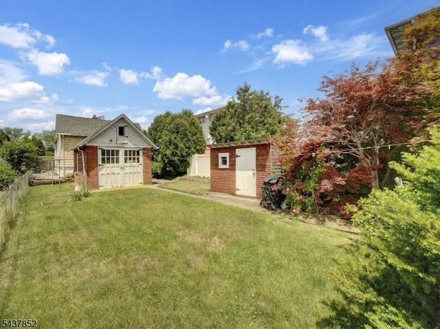 213 Kipp Ave, Elmwood Park Boro, NJ 07407