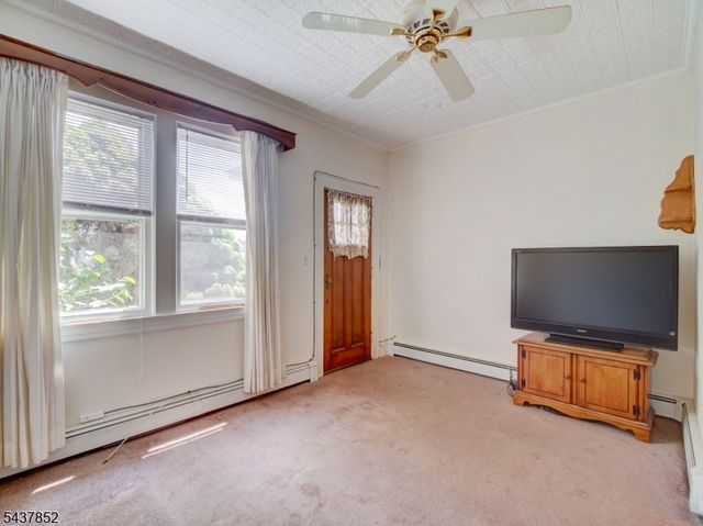 213 Kipp Ave, Elmwood Park Boro, NJ 07407