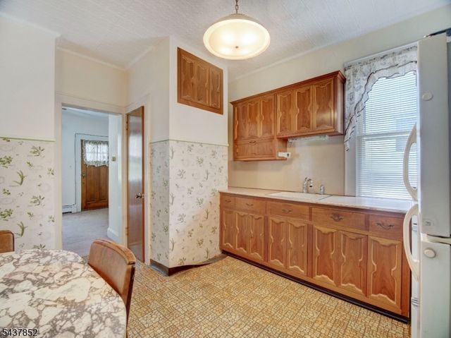 213 Kipp Ave, Elmwood Park Boro, NJ 07407