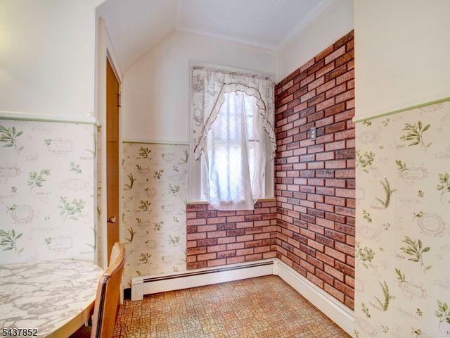 213 Kipp Ave, Elmwood Park Boro, NJ 07407