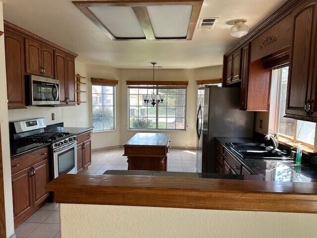 315 S Citrus Court, Visalia, CA 93292