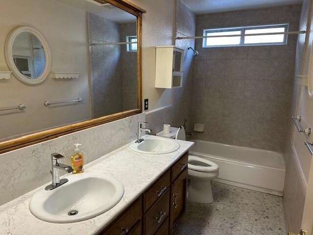 315 S Citrus Court, Visalia, CA 93292