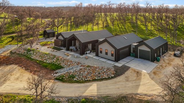 8202 Maynard Road, Palo Cedro, CA 96073