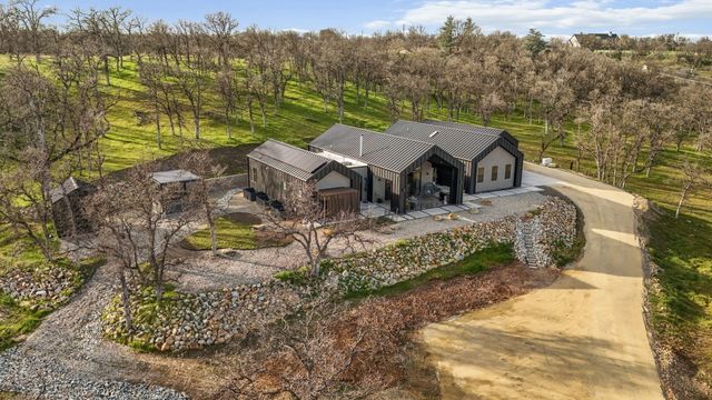 8202 Maynard Road, Palo Cedro, CA 96073