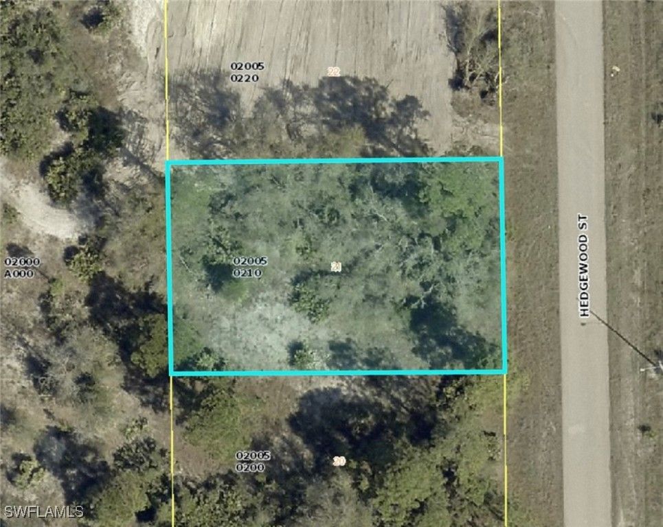 464 Hedgewood ST, Lehigh Acres, FL 33974
