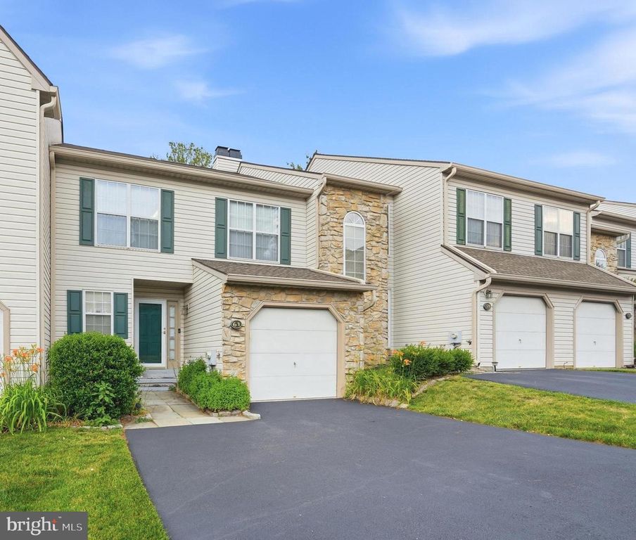 61 HAMPTON CT, Norristown, PA 19403