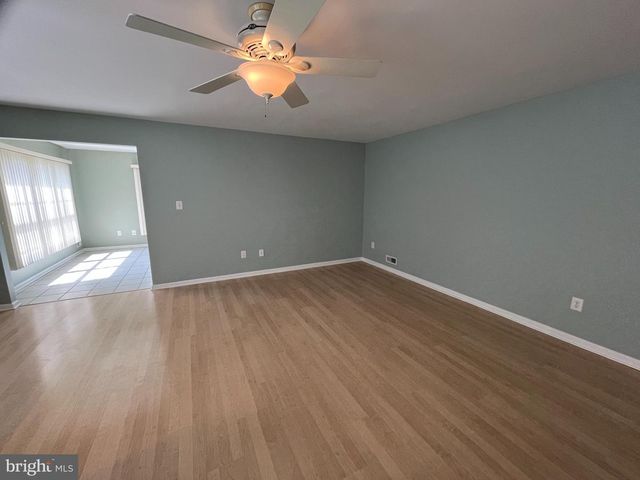 29 CARRIAGE STOP DR, Berlin, NJ 08009