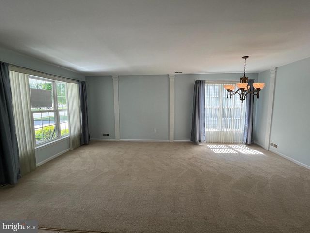 29 CARRIAGE STOP DR, Berlin, NJ 08009
