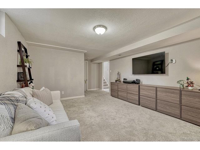 4252 S Logan St, Englewood, CO 80113