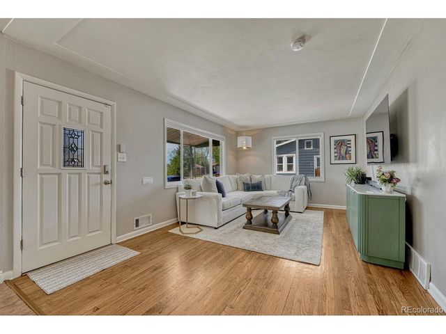 4252 S Logan St, Englewood, CO 80113