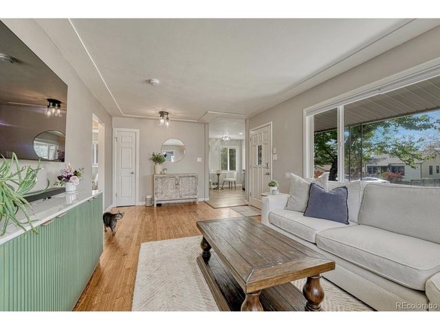 4252 S Logan St, Englewood, CO 80113