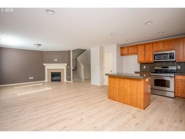 15565 BACHELOR Ave, Sandy, OR 97055
